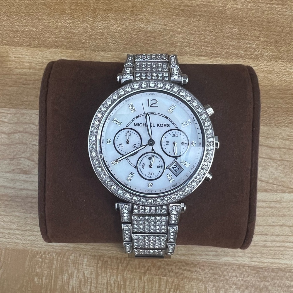 Michael Kors MK5572 Parker Women's Watch Silver Pave - Picture 9 of 15